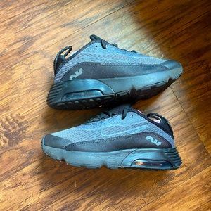 Nike Air Max Black GS running shoes size 2Y!